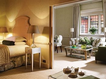 Imagen del bar/restaurante del Hotel Grayshott Spa. Foto 2