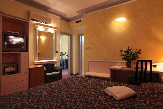 Imagen de la habitación del Hotel Grazia Deledda. Foto 9