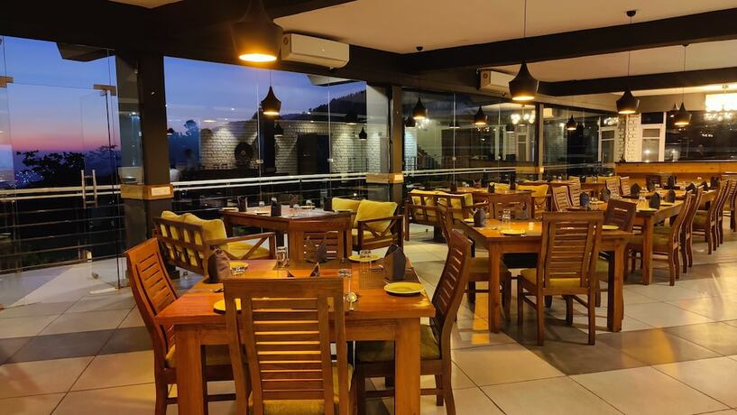 Imagen del bar/restaurante del Hotel Great Empire. Foto 13