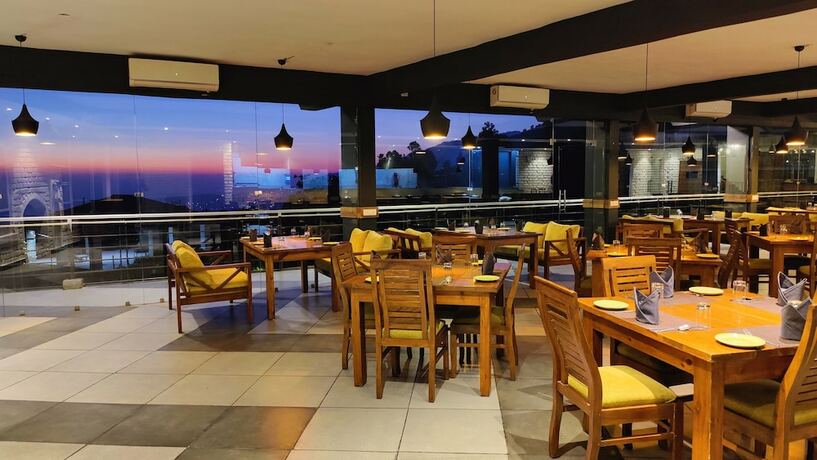 Imagen del bar/restaurante del Hotel Great Empire. Foto 15