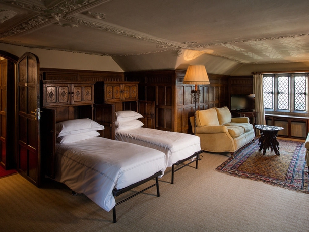 Imagen de los interiores del Hotel Great Fosters - A Small Luxury. Foto 10
