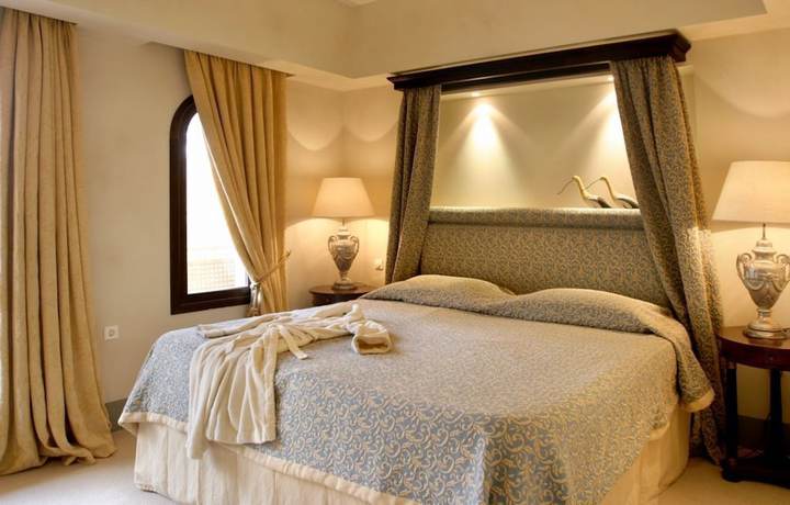 Imagen de la habitación del Hotel Great Greece Le Convivial Suites. Foto 2
