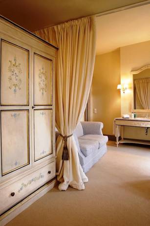 Imagen de la habitación del Hotel Great Greece Le Convivial Suites. Foto 9
