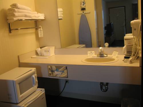 Imagen de la habitación del Hotel Great Lakes Inn Mackinaw City. Foto 11