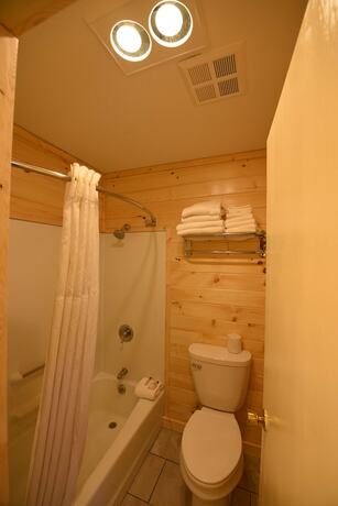 Imagen de la habitación del Hotel Great Mackinaw Beachfront. Foto 9