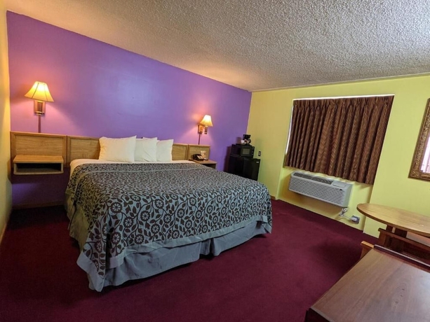 Imagen de la habitación del Hotel Great Plains Budget Inn. Foto 1