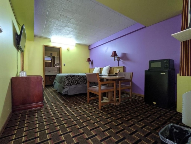 Imagen de la habitación del Hotel Great Plains Budget Inn. Foto 7