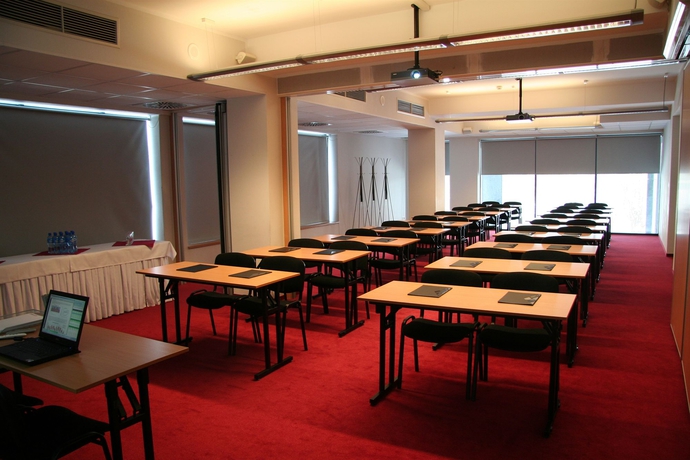 Imagen de los interiores del Hotel Great Polonia Silesian Economy. Foto 8