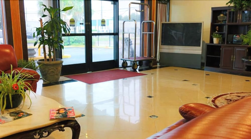 Imagen de los interiores del Hotel Great Value Inn. Foto 16