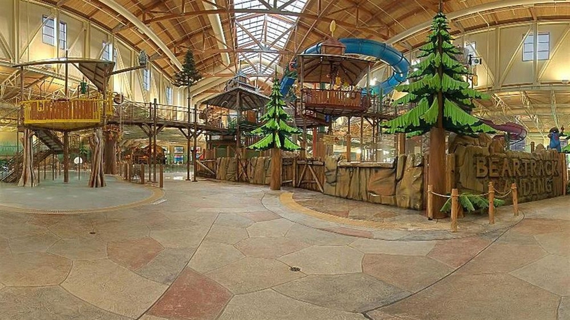 Imagen de la piscina del Hotel Great Wolf Lodge Niagara Falls. Foto 14