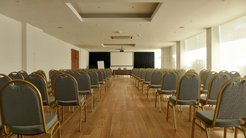 Imagen de los interiores del Hotel Grecian Bay. Foto 10