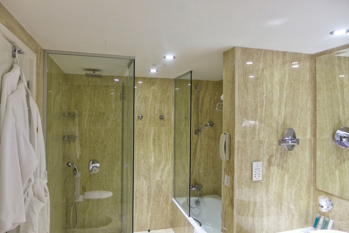 Imagen de la habitación del Hotel Grecian Bay. Foto 2