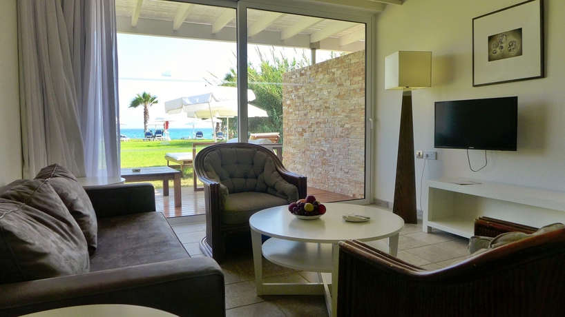 Imagen de los interiores del Hotel Grecian Bay. Foto 11