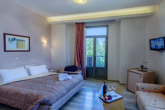 Imagen general del Hotel Grecian Castle. Foto 3