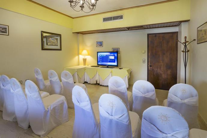 Imagen general del Hotel Grecian Castle. Foto 4