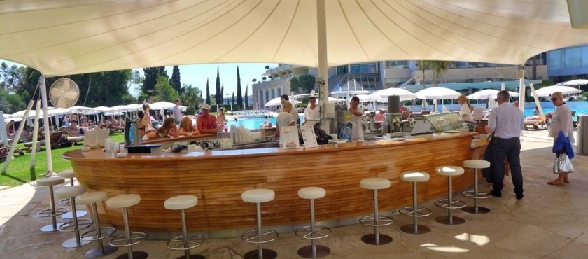 Imagen del bar/restaurante del Hotel Grecian Park. Foto 2