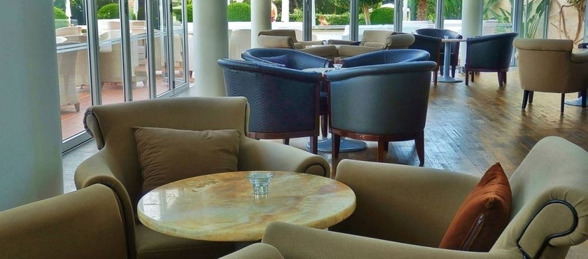 Imagen de los interiores del Hotel Grecian Park. Foto 10