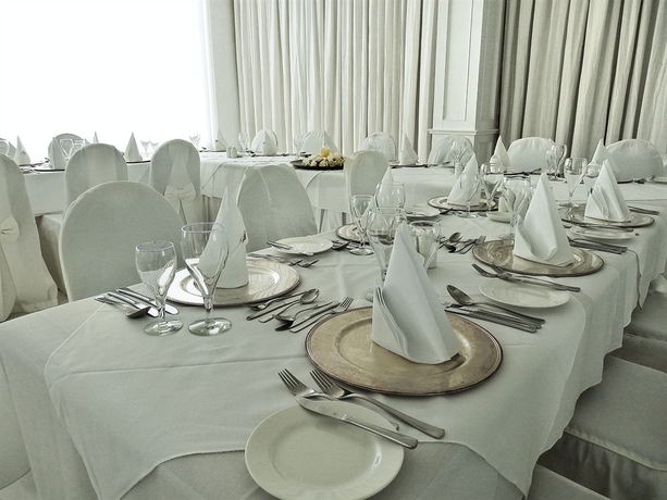 Imagen del bar/restaurante del Hotel Grecian Sands. Foto 5