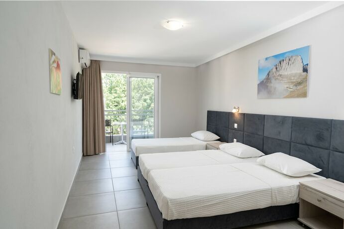 Imagen de la habitación del Hotel GrecoInn Atrium. Foto 16