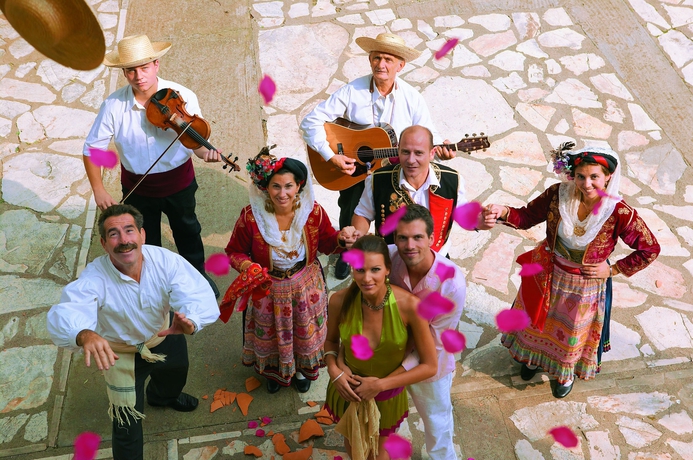 Imagen de los exteriores del Hotel Grecotel Eva Palace. Foto 6