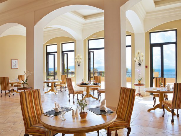 Imagen del bar/restaurante del Hotel Grecotel LUXME Palms at Riviera Olympia & Aqua Park. Foto 3