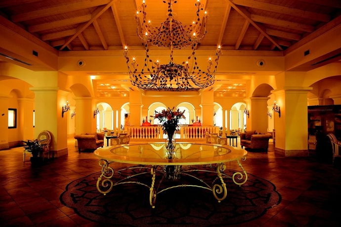 Imagen de los interiores del Hotel Grecotel La Riviera and Aqua Park. Foto 12