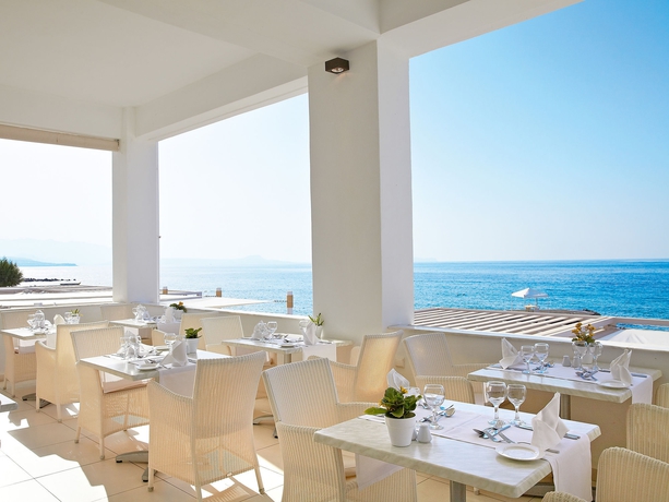 Imagen del bar/restaurante del Hotel Grecotel Lux Me White Palace. Foto 3