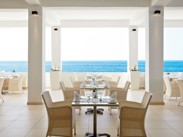 Imagen del bar/restaurante del Hotel Grecotel Lux Me White Palace. Foto 4