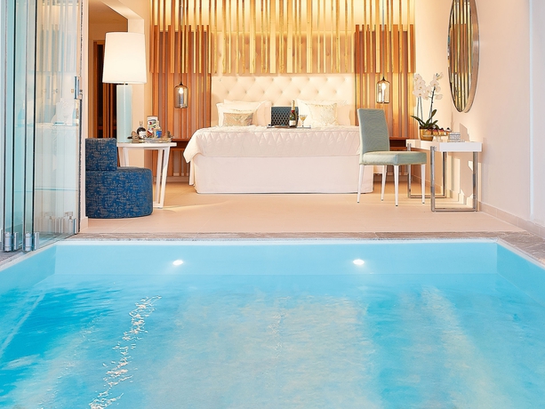 Imagen de los exteriores del Hotel Grecotel Lux Me White Palace. Foto 13