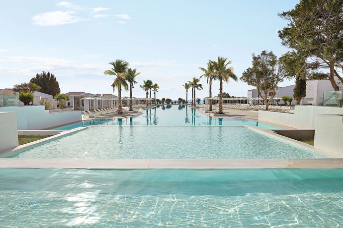 Imagen de la piscina del Hotel Grecotel Luxme Dama Dama. Foto 18