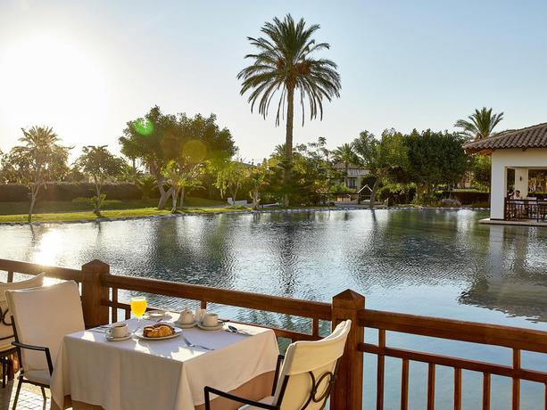 Imagen de los exteriores del Hotel Grecotel Luxme Kos. Foto 5