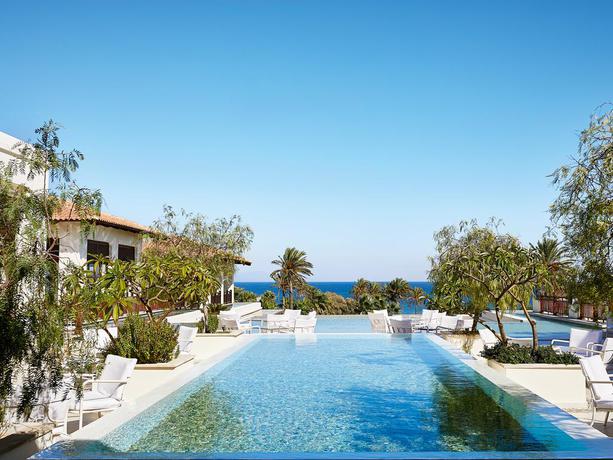 Imagen de la piscina del Hotel Grecotel Luxme Kos. Foto 9