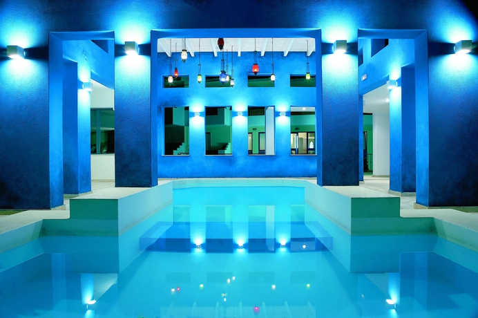 Imagen de la piscina del Hotel Grecotel Plaza Beach House. Foto 10
