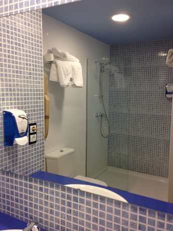 Imagen de la habitación del Hotel Grecs. Foto 5