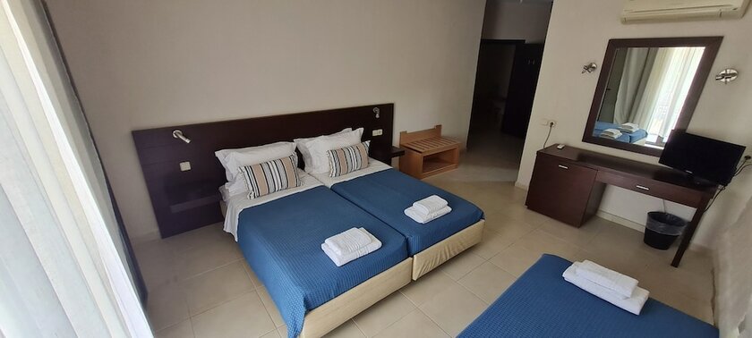 Imagen de la habitación del Hotel Greek Pride Aithrion. Foto 15