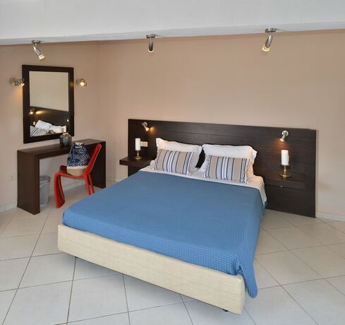 Imagen de la habitación del Hotel Greek Pride Aithrion. Foto 17