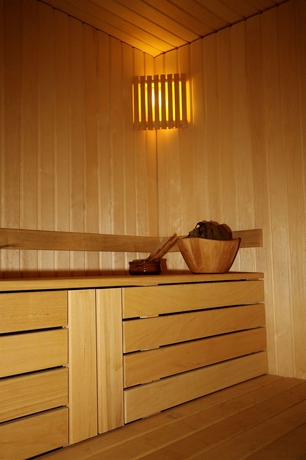 Imagen de la piscina del Hotel Greek Pride Cronwell Rahoni. Foto 10