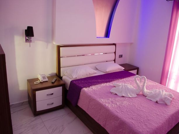 Imagen de los exteriores del Hotel Greek Pride. Foto 12
