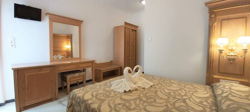 Imagen de la habitación del Hotel Greek Pride Seafront. Foto 16