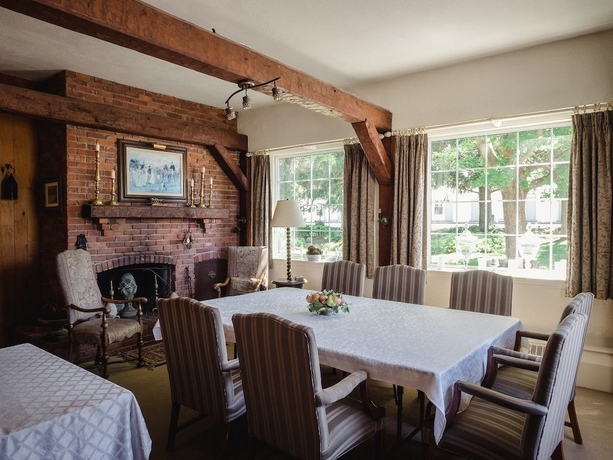 Imagen de los interiores del Hotel Green Acres Inn. Foto 18