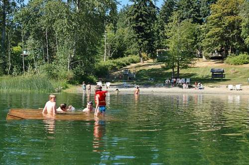 Imagen de la habitación del Hotel Green Acres Lakeside Resort Salt Spring Island. Foto 2