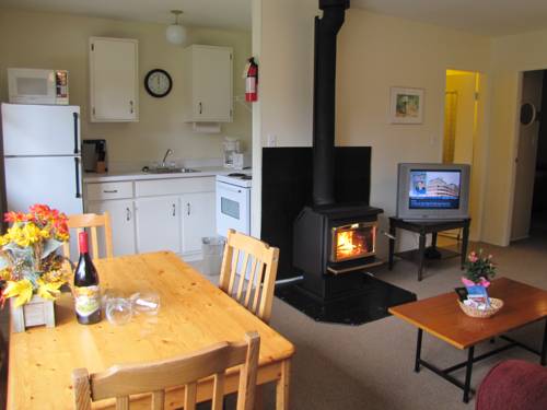 Imagen de la habitación del Hotel Green Acres Lakeside Resort Salt Spring Island. Foto 4