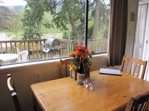 Imagen de la habitación del Hotel Green Acres Lakeside Resort Salt Spring Island. Foto 10