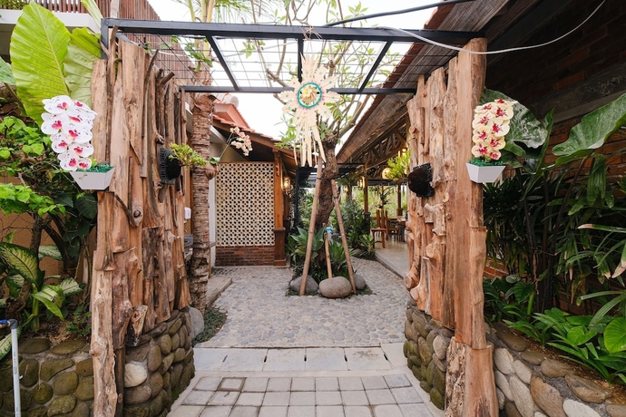 Imagen de los interiores del Hotel Green Bali Guest House. Foto 13