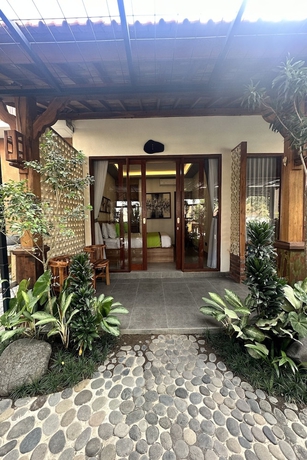 Imagen de la habitación del Hotel Green Bali Guest House. Foto 12