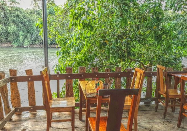Imagen del bar/restaurante del Hotel Green Bamboo Lodge. Foto 1