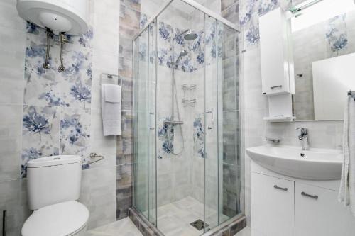 Imagen general del Hotel Green Bay Apartments Morinj. Foto 7