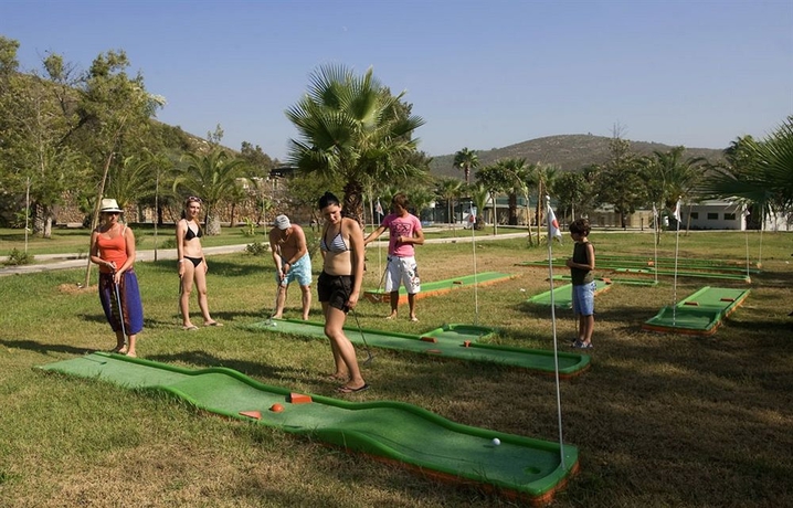 Imagen de los exteriores del Hotel Green Bay Resort And Spa. Foto 9