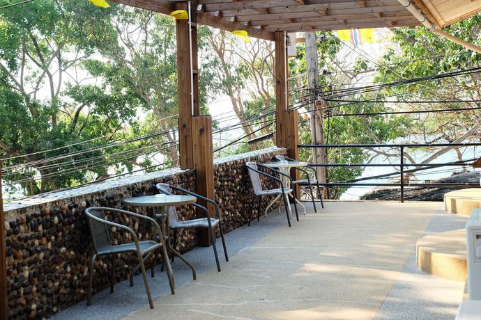 Imagen de la habitación del Hotel Green Bay Samed Resort. Foto 10