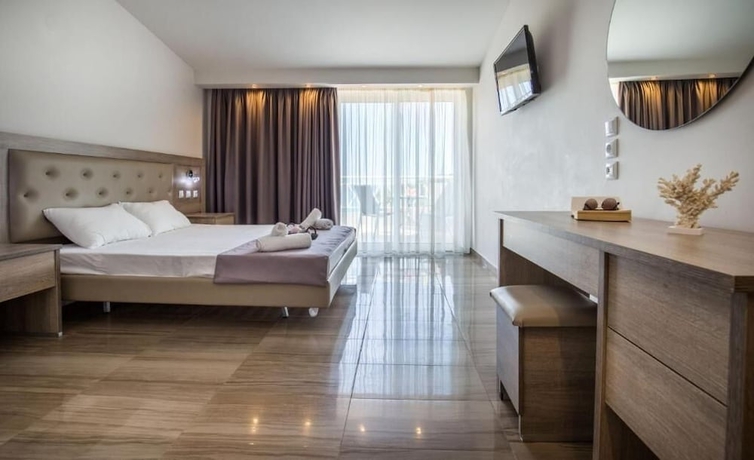 Imagen de la habitación del Hotel Green Bay Thassos. Foto 7